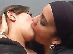 Hoover reccomend brazilian lesbian kiss trib