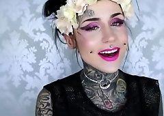 C-Brown recommendet webcam tattooed pierced