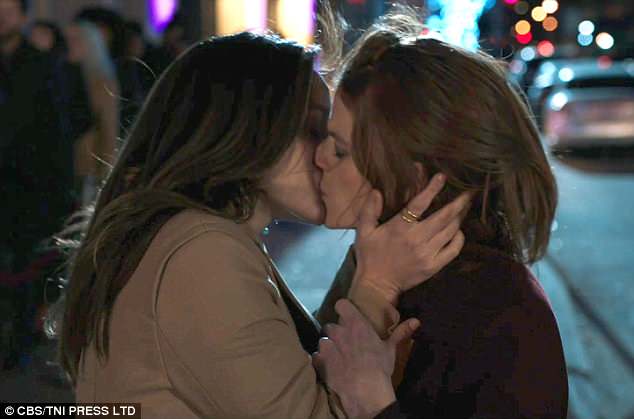 Jessica alba lesbian scene