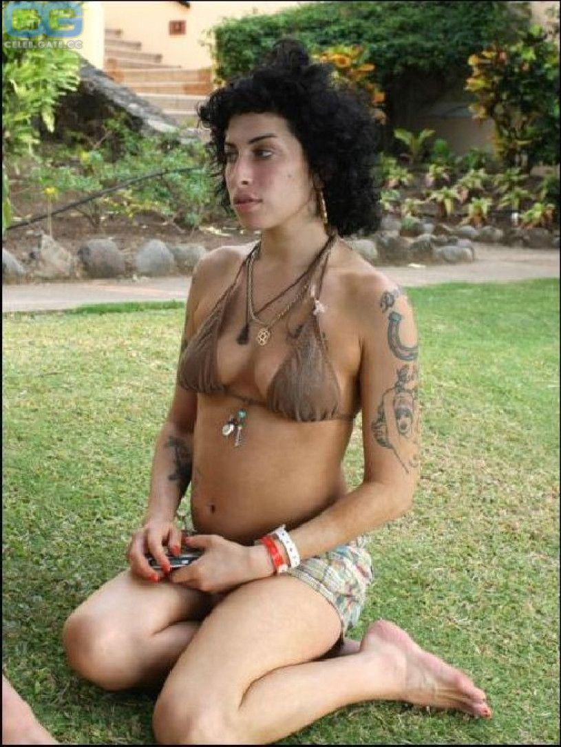 Amy whitehouse naked