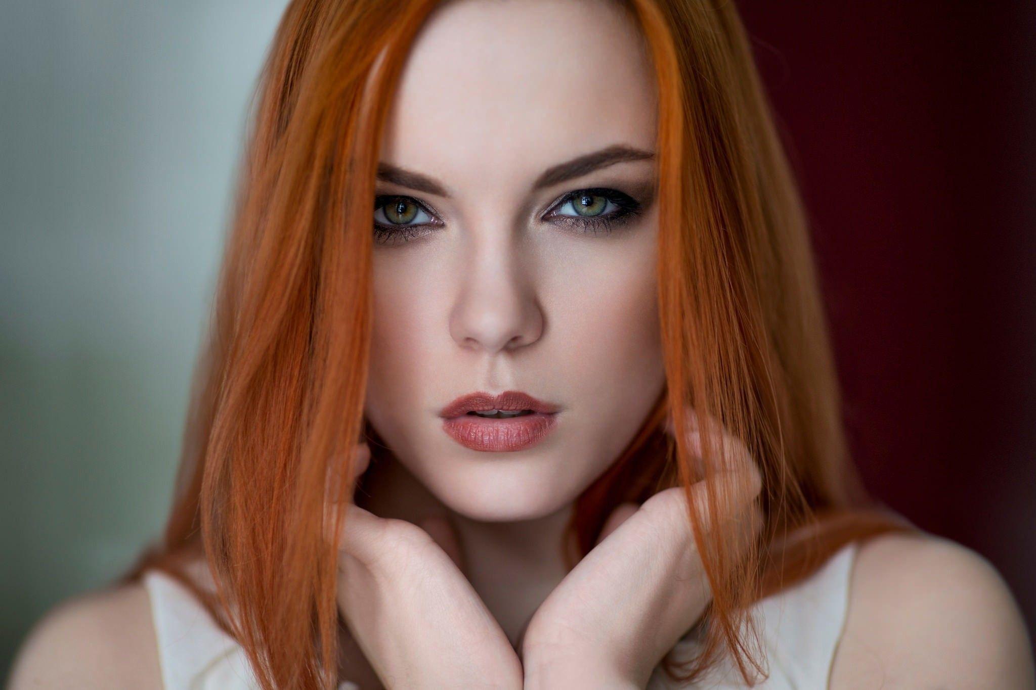 FUBAR reccomend Redhead green eye model
