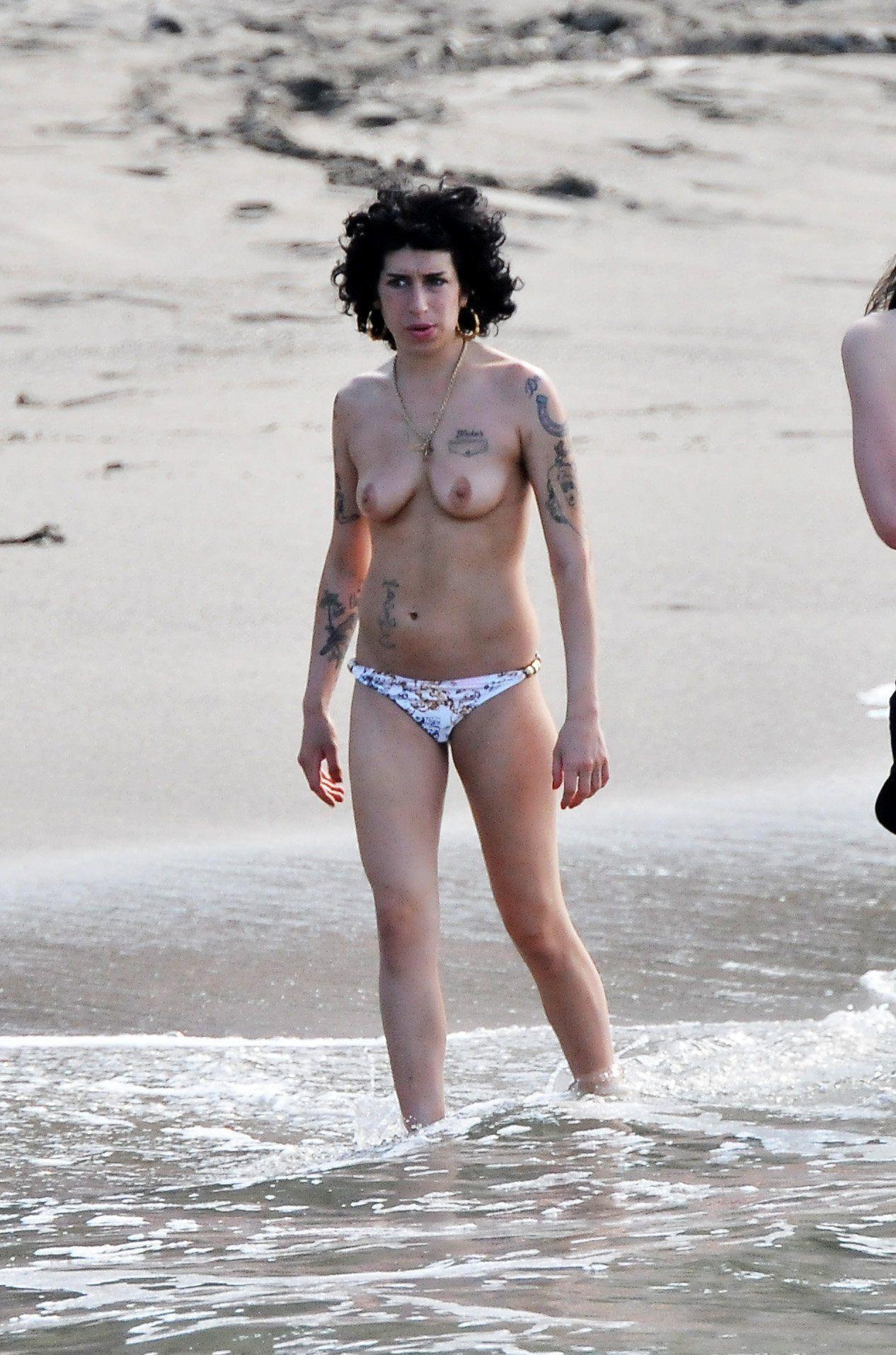 Amy whitehouse naked