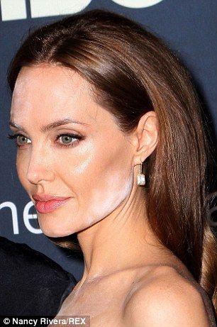 Lock S. reccomend Facial powder used by hollywood stars
