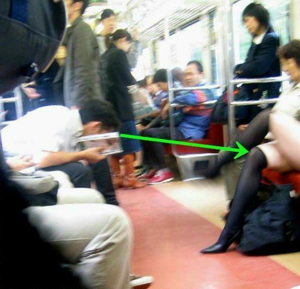 Japanese upskirt on trains