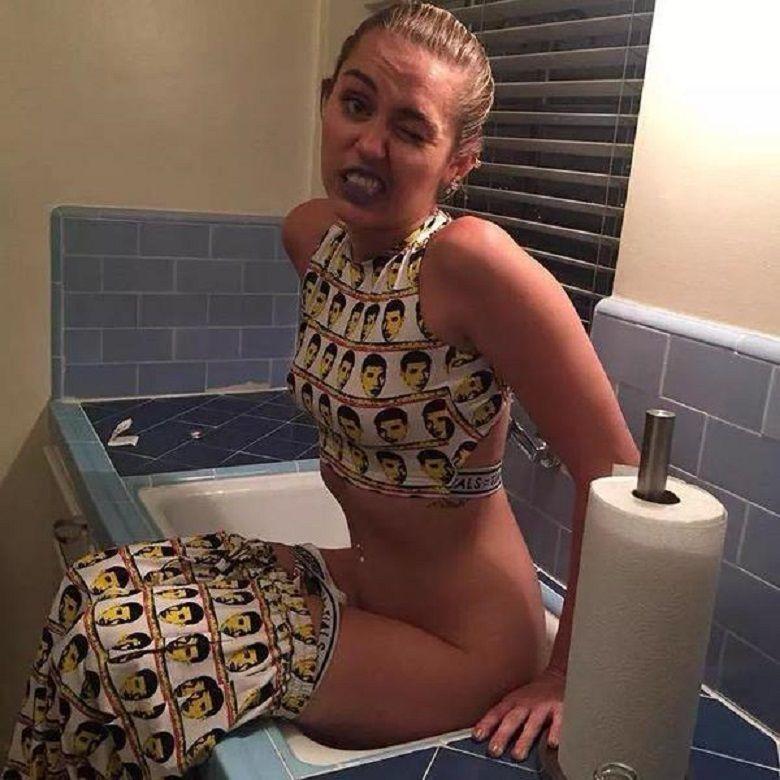 Miley cyrus naked ass hole