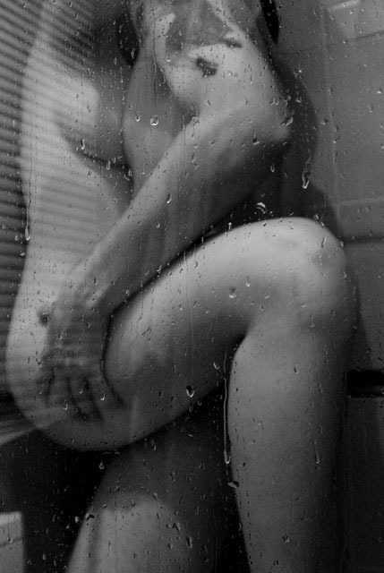 Ruby reccomend Sex in shower balck and white